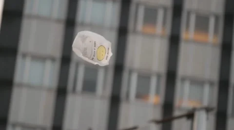 Trash Blowing in Wind Vídeos de archivo 12517368