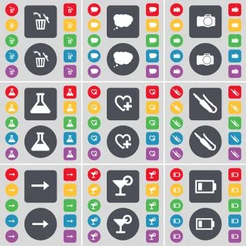 Trash can, Chat cloud, Camera, Flask, Heart, Microphone connector, Arrow right, Stock-Illustration