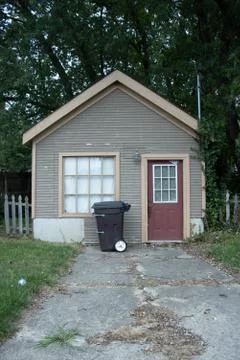 Trash Can small Garage house 库存照片
