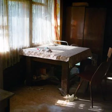 Trash in a room Фото