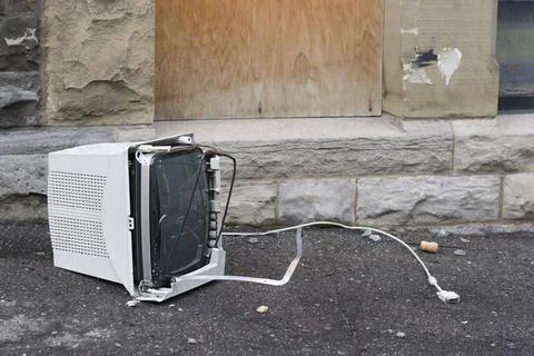 Trash screen Broken up screen on pavement Copyright: xZoonar.com/YannxPoir... Foto stock