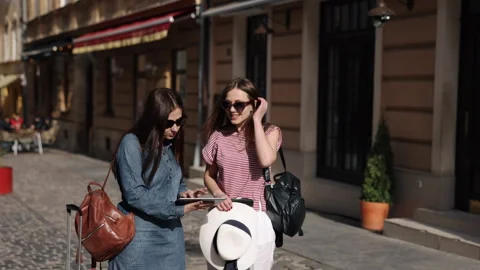 Travel Applications, Smart Navigation, Digital Tourism 스톡 동영상 246203566
