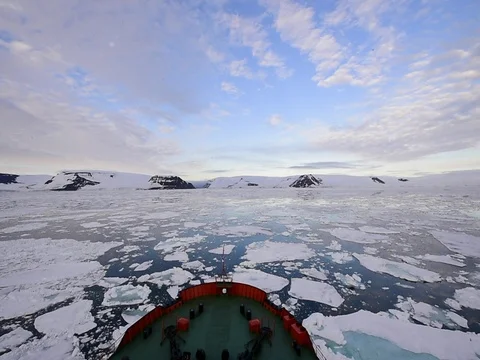Travel In the ice , Arctic Stock Footage 81305324