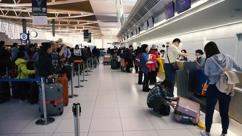 Traveler are queue for check in Stock Footage 87208339