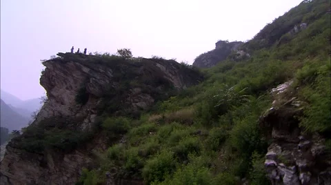 The traveller on the hill Video stock 58367844