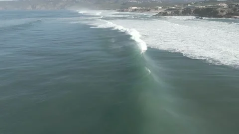 Travelling vagues Stock Footage 230854192