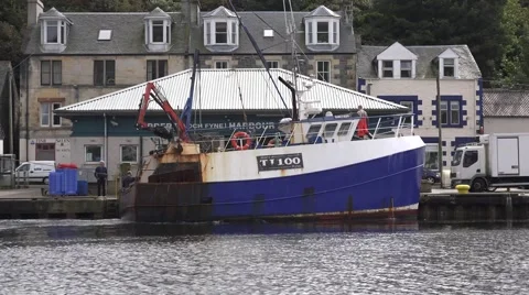TRAWLER NANCY  GLEN DOCKING TARBERT HARBOUR Stock Footage 68995788