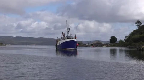 TRAWLER NANCY  GLEN ENTERING TARBERT HARBOUR Stock Footage 68995838