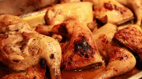 Tray of Cooked Chicken Stockbeeldmateriaal 42429356