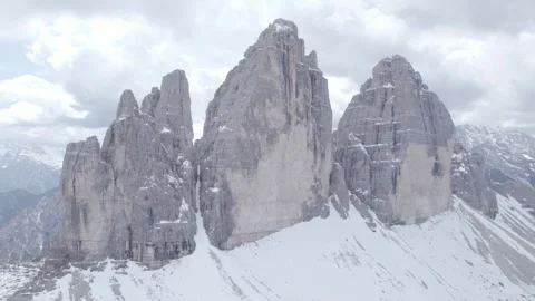 Tre Cime di Lavaredo mountain view in the dolomites italy alps in winter 库存影片 304660734