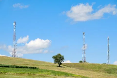 The tree and the antennas Foto stock