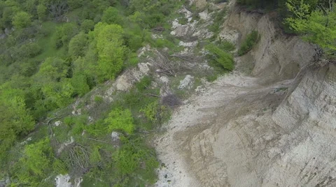 A tree on the edge. Perspective aerial panorama. Stock Footage 48902304