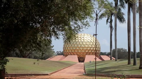 Tree leaves moving in Matri Mandir Auroville Pondicherry Stock Footage 63662817