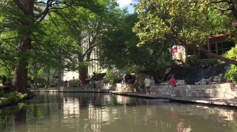 Tree Lined Section of the San Antonio, Texas River Walk 스톡 동영상 63386299