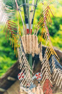 Tree mentioned (Vietnamese name is Cay Neu) - symbol of ethnic minority spiri Foto stock