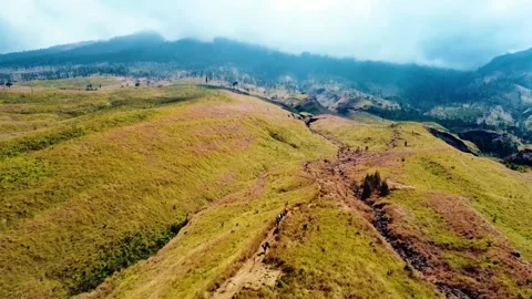 On the trek to Mount Rinjani Vidéo 288837325