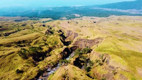 On the trek to Mount Rinjani Vidéo 288837380