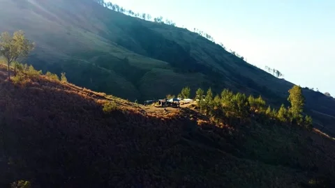 On the trek to Mount Rinjani Vidéo 288837688