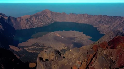 On the trek to Mount Rinjani Vidéo 288838152