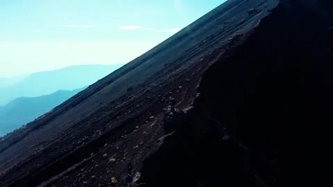 On the trek to Mount Rinjani Vidéo 288838221