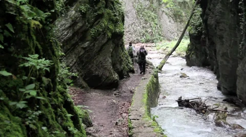 Trekking in the canyon 库存影片 28786486