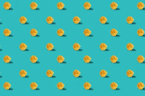 Trendy Pattern done with raw pasta background Foto stock