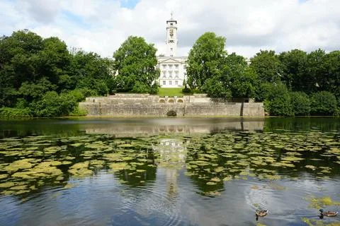 Trent Building Reflection In Highfields Park, Nottingham, England, With Ducks On Stock Photos
