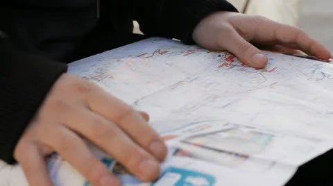 Treveler viewing map - close up, stedi cam Video stock 21245033
