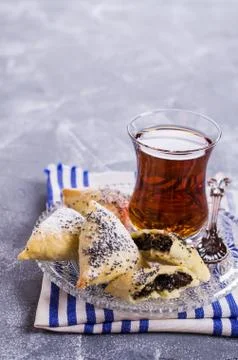 Triangular cookies with poppy seeds 스톡 사진