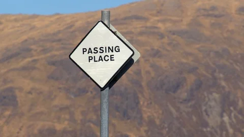 Triangular Passing Place Road Sign. 스톡 동영상 109795743