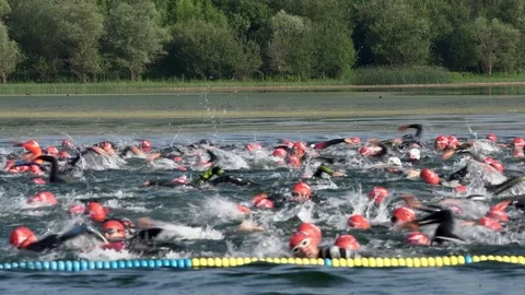 Triathlon, swimming 動画素材 77574994