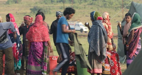 Tribal Workers Drinking Tea Vídeo Stock 326986807