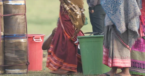 Tribal Workers Drinking Tea 库存影片 326988440