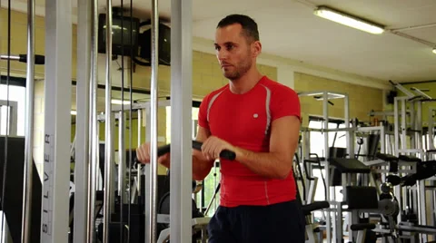 Triceps workout 库存影片 30415677