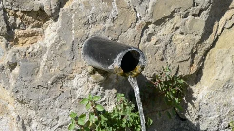 Trickle of drinking water Video stock 196171955
