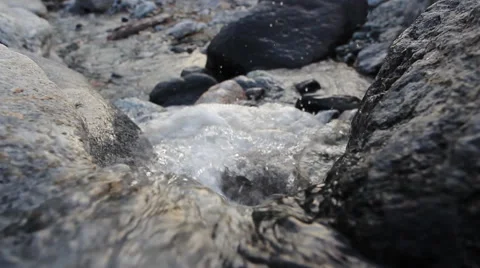Trickle of mountain stream 動画素材 52000733