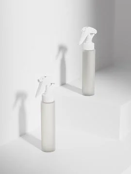 Trigger spray bottle mockup, translucent PET plastic sprayer packaging Illustrazione stock