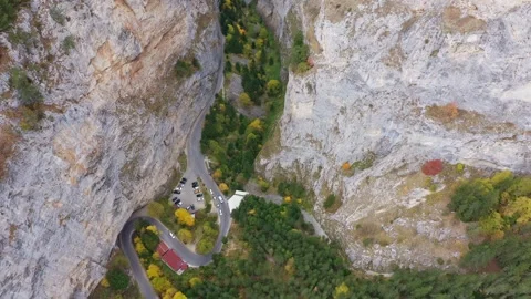 Trigrad gorge of a vertical marble rocks in the Rhodope mountains at autumn 스톡 동영상 290774479
