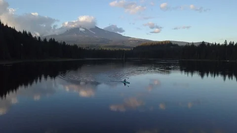 Trillium Lake 库存影片 126170211
