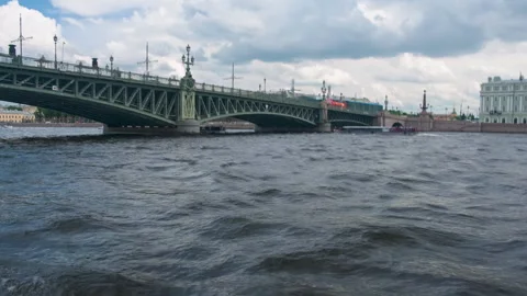 Trinity Bridge over the Neva River in Saint Petersburg Video stock 304293795