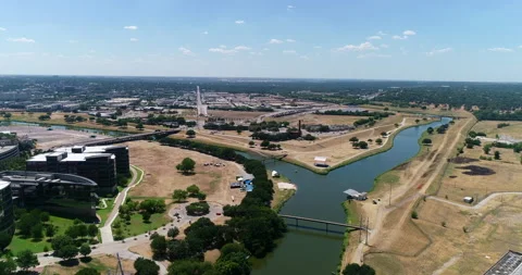 Trinity river running through Fort Worth Stock Footage 201431618