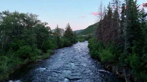 A trip around to the river Vídeos de archivo 302228139