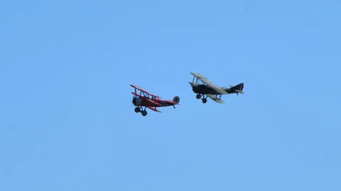 Triplane and bi-plane model fighter aircrafts of WWI combat Video stock 196727025