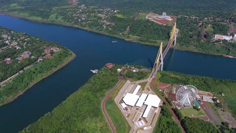 Triple Frontier Paraná River with Puente de la Integración and Yup Star Foz 스톡 동영상 333739331