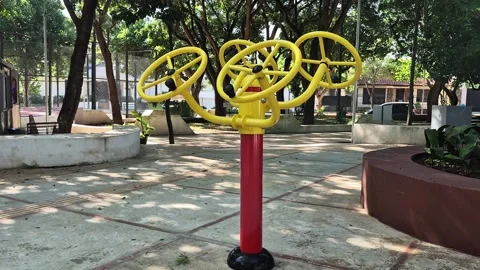 Triple Yellow Red Shoulder Rotation Wheels Outdoor Fitness Equipment Видео 336696304