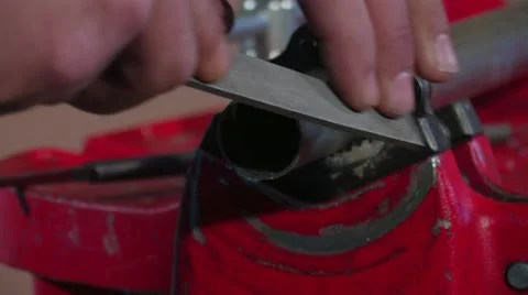 TRIPOD CHAIN VISE 10 Stock-Footage 12522680