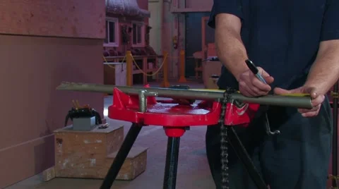 TRIPOD CHAIN VISE 7 Video stock 12522842