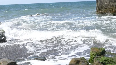 Tripod: Sea water waves Stock-Footage 115084357