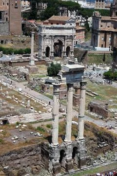 Triumphal arch in the forum 库存照片