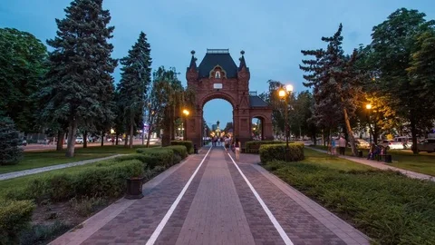 Triumphal arch in Krasnodar Hyper Lapse. Transition from day to night Stock-Footage 84740087